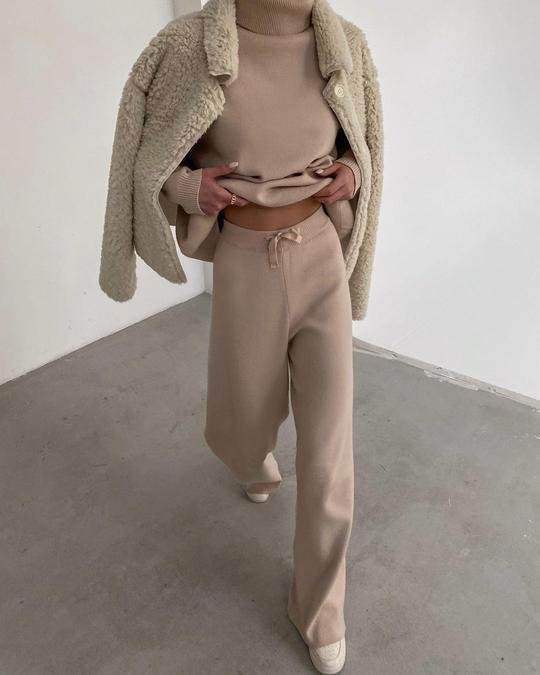 Veron Knitted Casual Suit