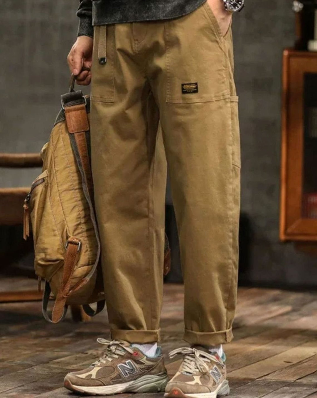 Men's Classic Straight-Fit Vintage-Inspired Cargo Pants - Khaki
