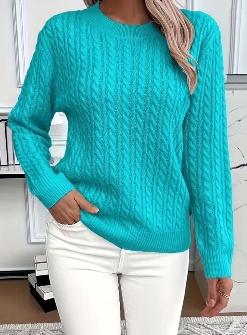 Women's Comfortable Cable-Knit Crewneck Sweater - Blue