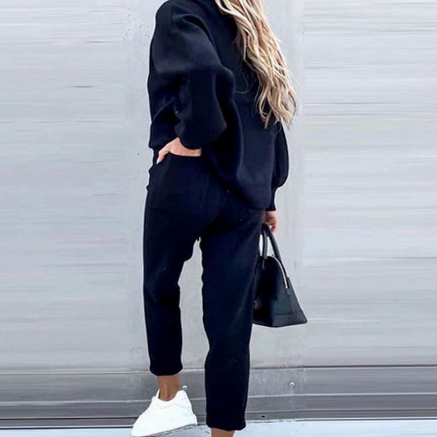 Women's Cozy Two-Piece Relaxed-Fit Crewneck Tracksuit Outfit