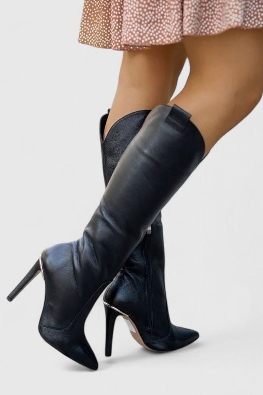 Women's Knee-High Pointed-Toe Boots Stiletto Heel Side-Zip Cushioned Insole - Black Leather