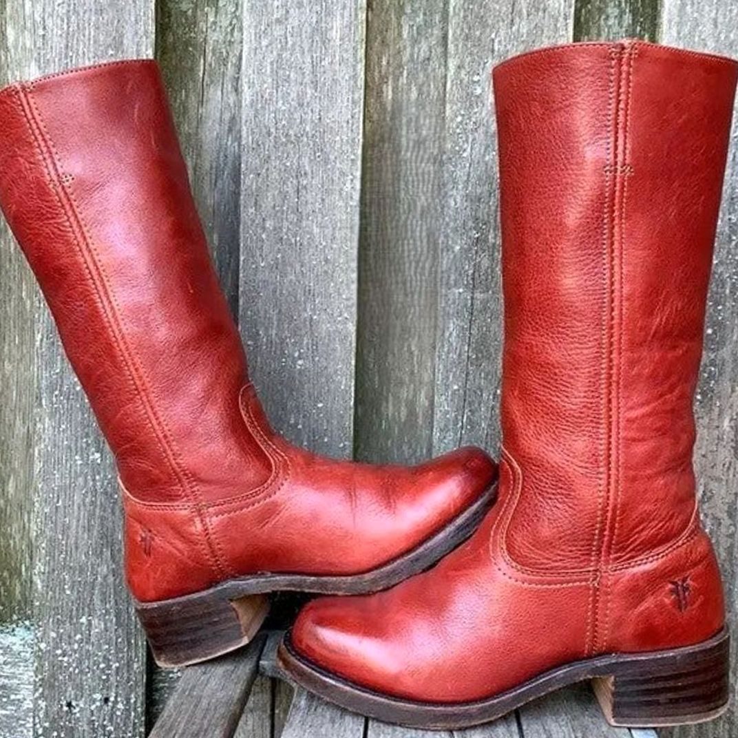 Women's Retro-Inspired Knee-High Leather-Look Western Boots - Red