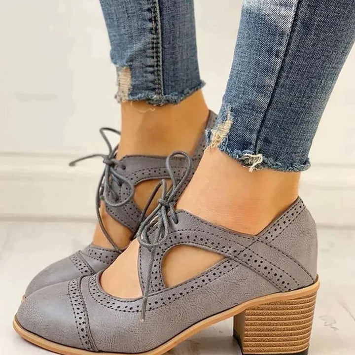 Women's Vintage Lace-Up Cutout Block-Heel Brogue Pumps - Gray