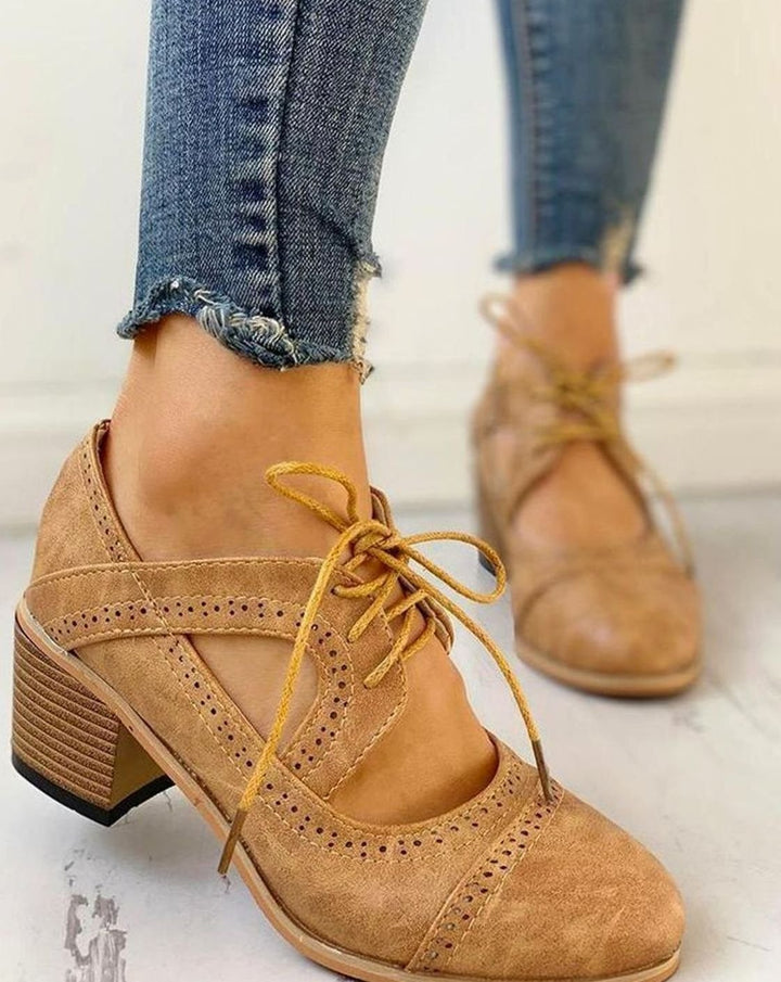 Women's Vintage Lace-Up Cutout Block-Heel Brogue Pumps