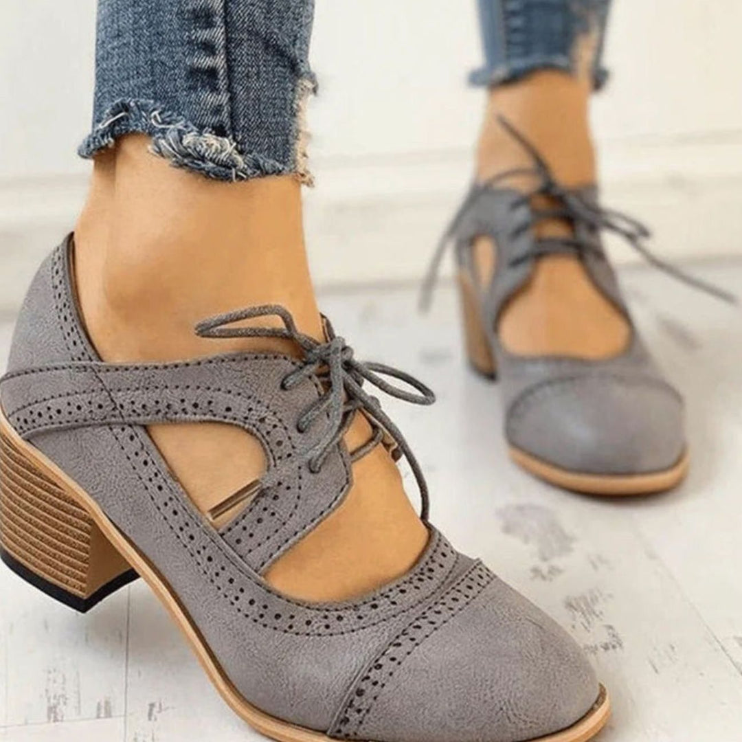 Women's Vintage Lace-Up Cutout Block-Heel Brogue Pumps